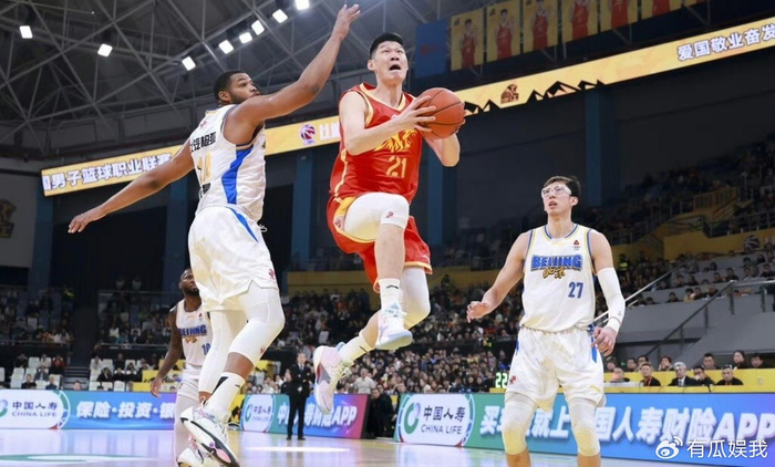 3分险胜，广厦双杀北京队！孙铭徽13+11怒吼庆祝，曾凡博10中2|浙江广厦|联赛|北京首钢|广东男篮|陈盈骏_新浪体育_新浪新闻