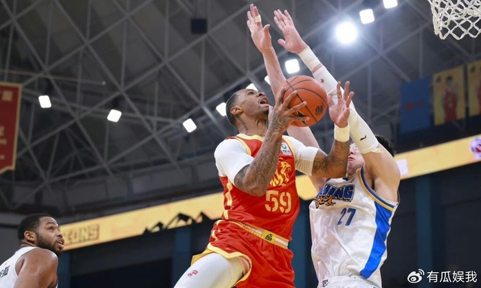 3分险胜，广厦双杀北京队！孙铭徽13+11怒吼庆祝，曾凡博10中2|浙江广厦|联赛|北京首钢|广东男篮|陈盈骏_新浪体育_新浪新闻