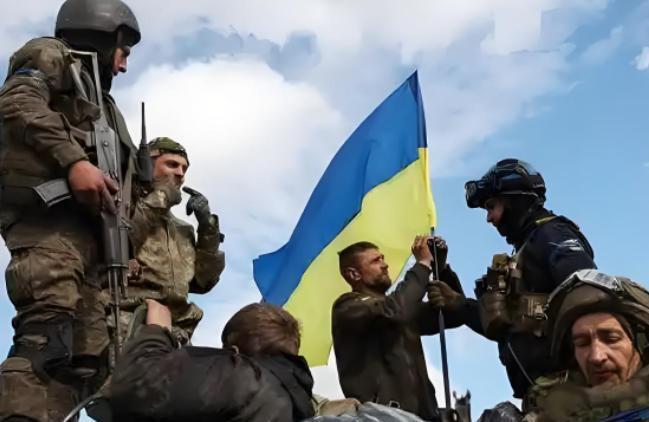 1：19，俄乌战损比披露，574架无人机和40枚导弹空袭，美工厂被炸